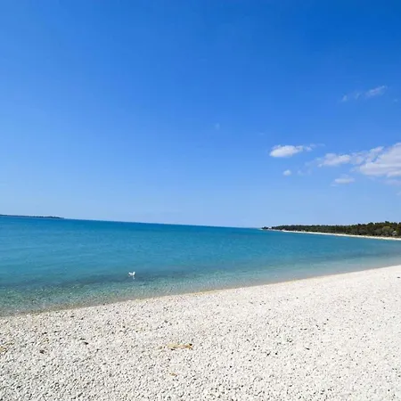 One-bedroom Near Sea 1