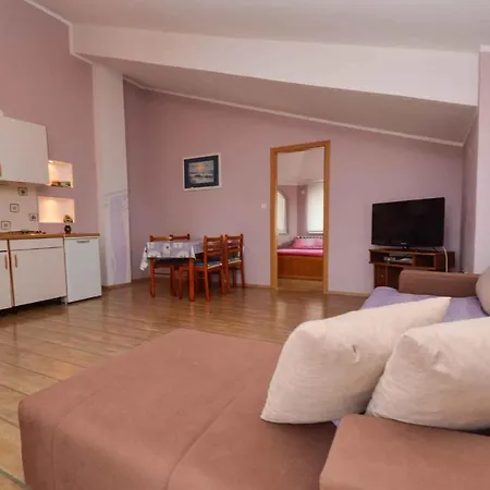 Apartment One-bedroom Near Sea 1 Fazana